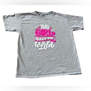 T shirt This girl rules the world. Size L.